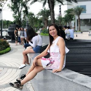 Meet your Posher, Hang thu